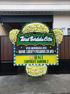Papan Bunga Duka di Ampari Bura